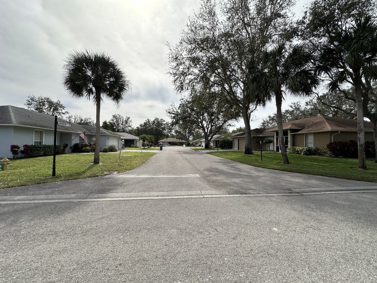 12243 Londonderry Ln - Photo 3 of 18