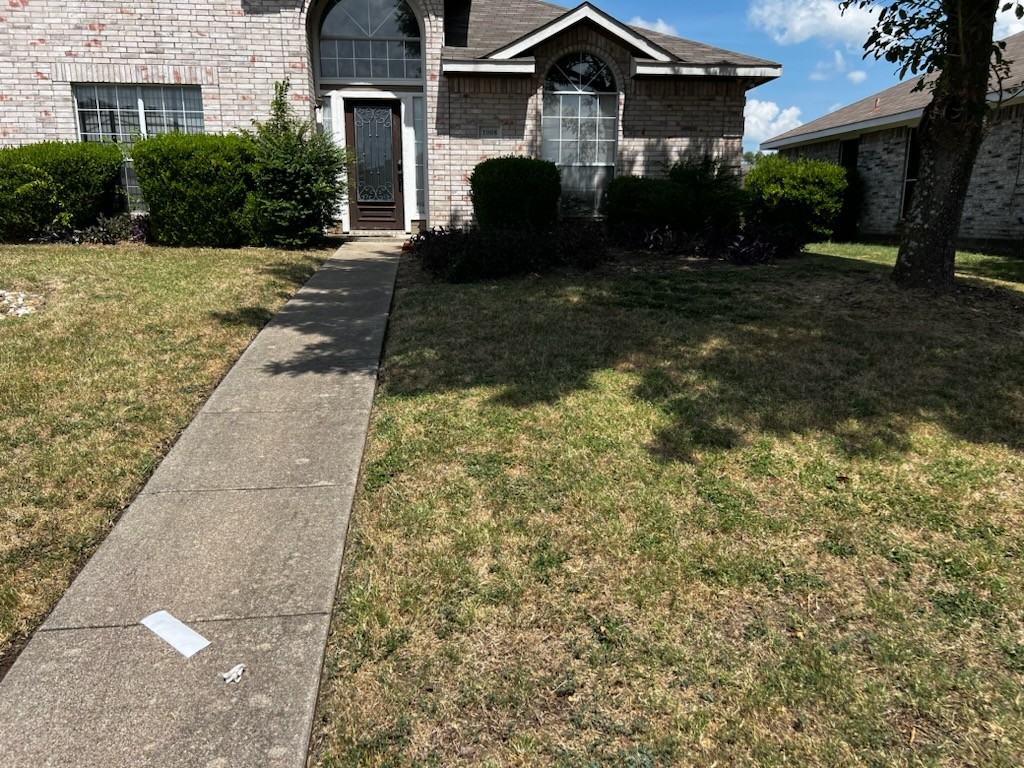 1008 Mockingbird Ln - Photo 3 of 5