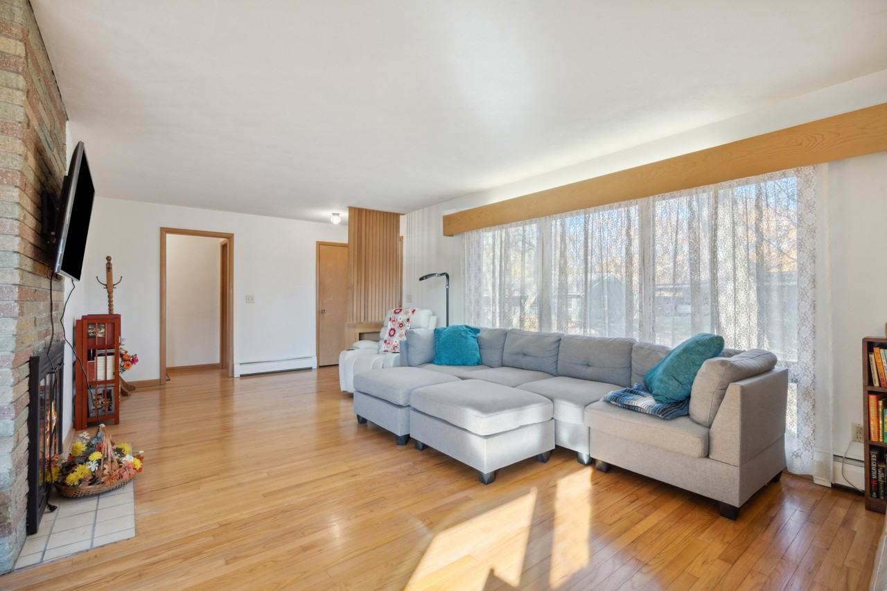 6 Oak Park Ct - Photo 4 of 22