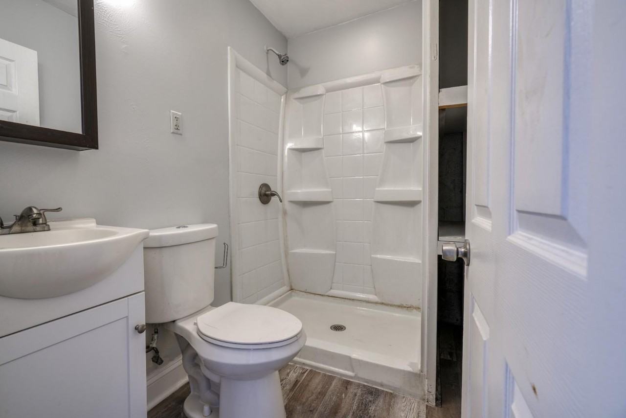 1 160X Plum St, #1 - Photo 3 of 5