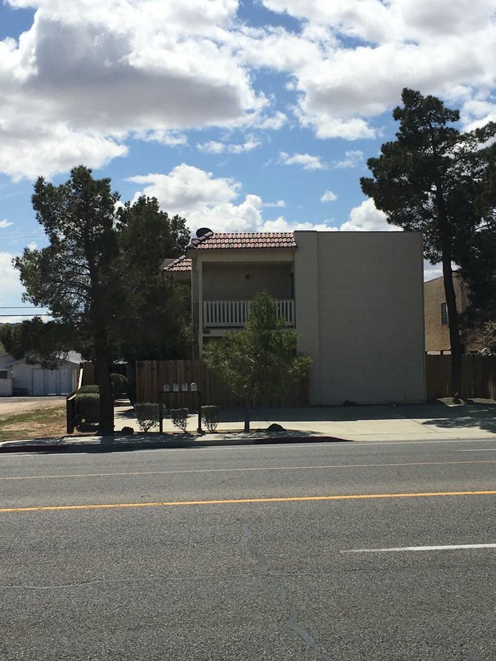 601 E Ridgecrest Blvd #D - Photo 2 of 22