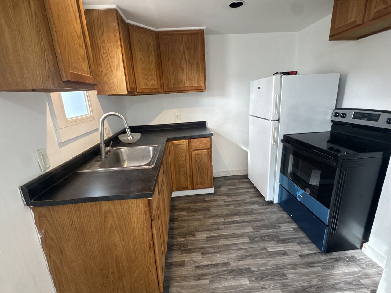 635 S Union St #C - Photo 2 of 5