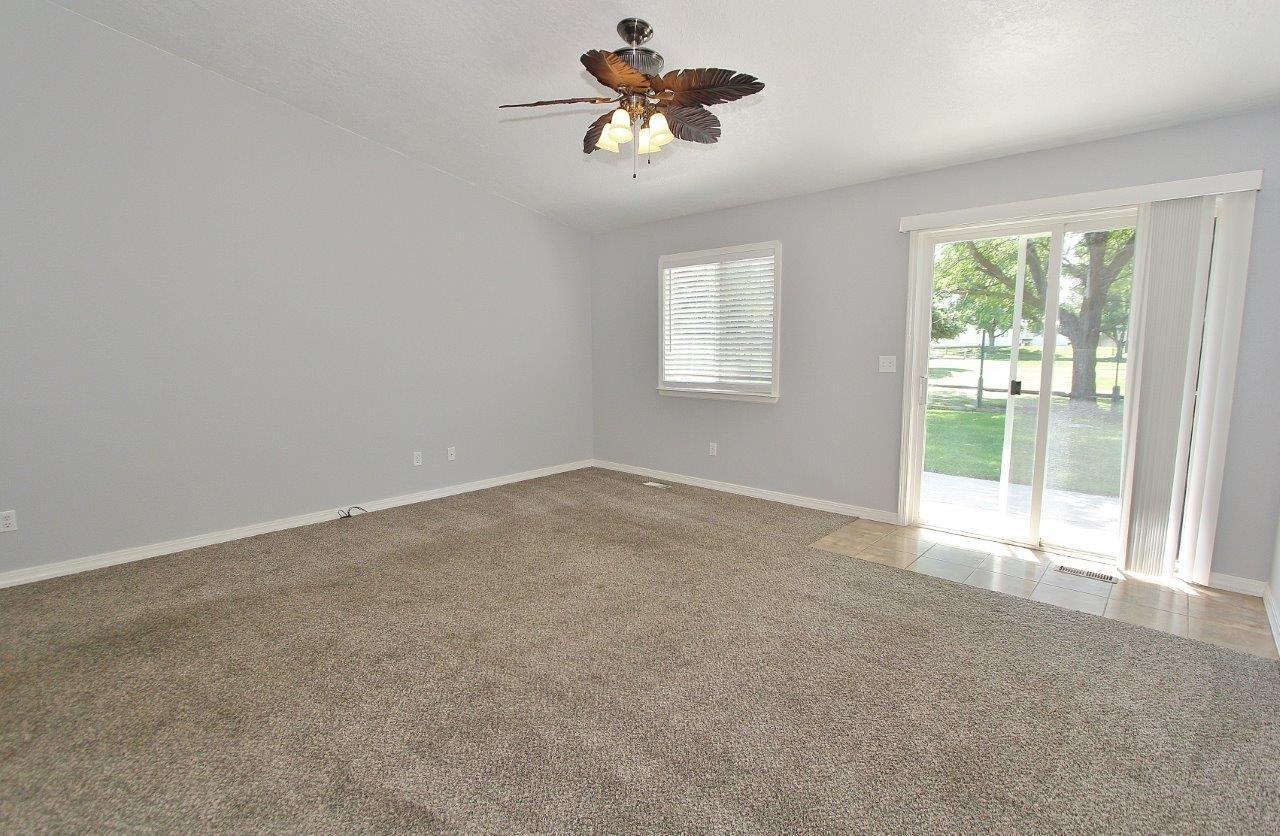 2624 Manchester Dr - Photo 3 of 32