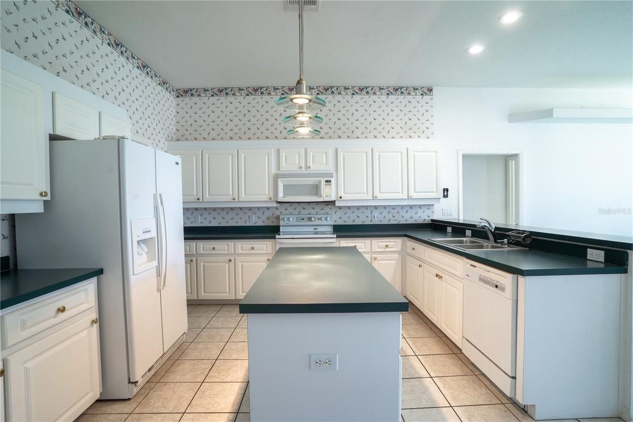 681 Powder Horn Row - Photo 2 of 10