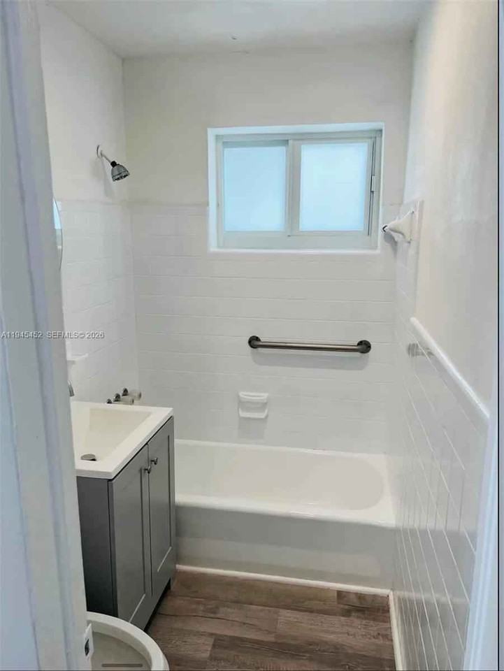 3400 Sw 40th Ave - Photo 5 of 16