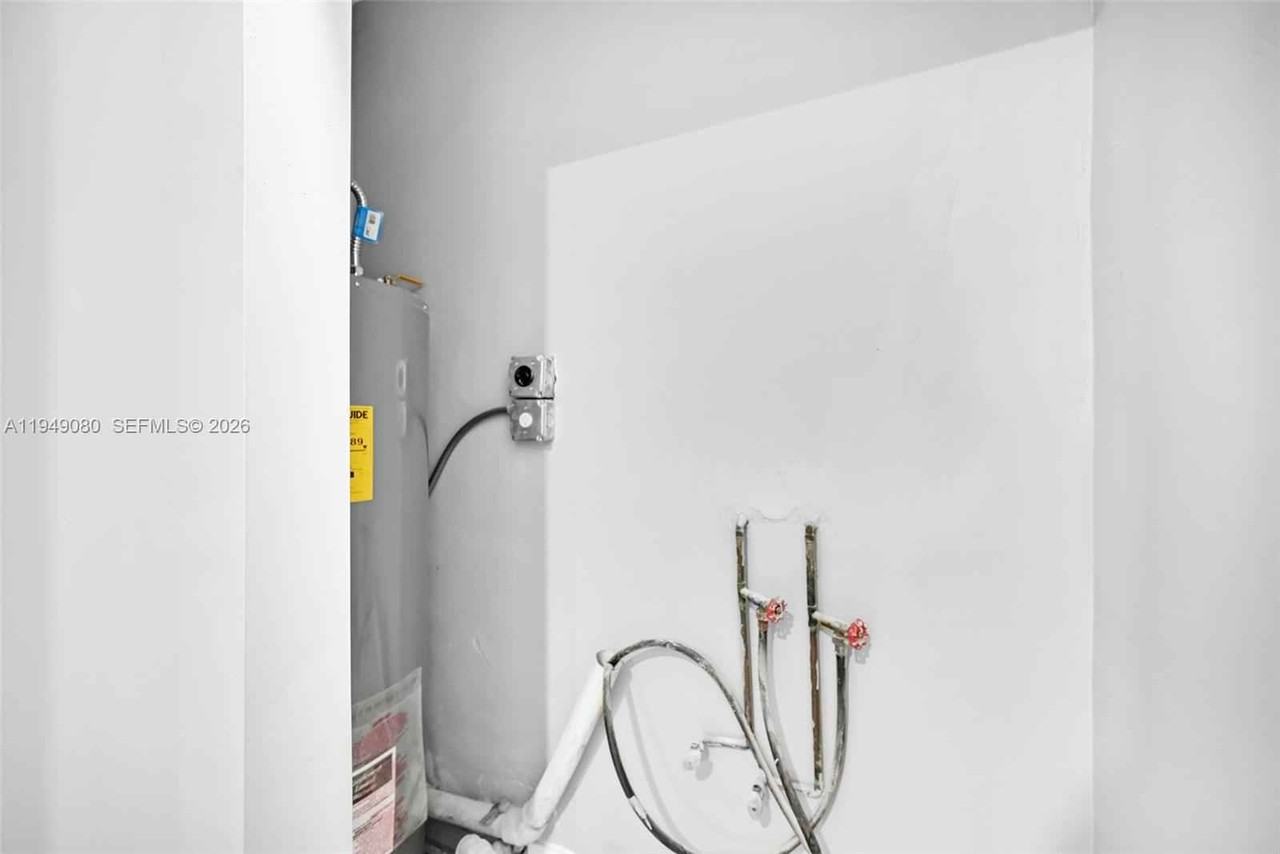 645 Ne 149th St #645 - Photo 3 of 48