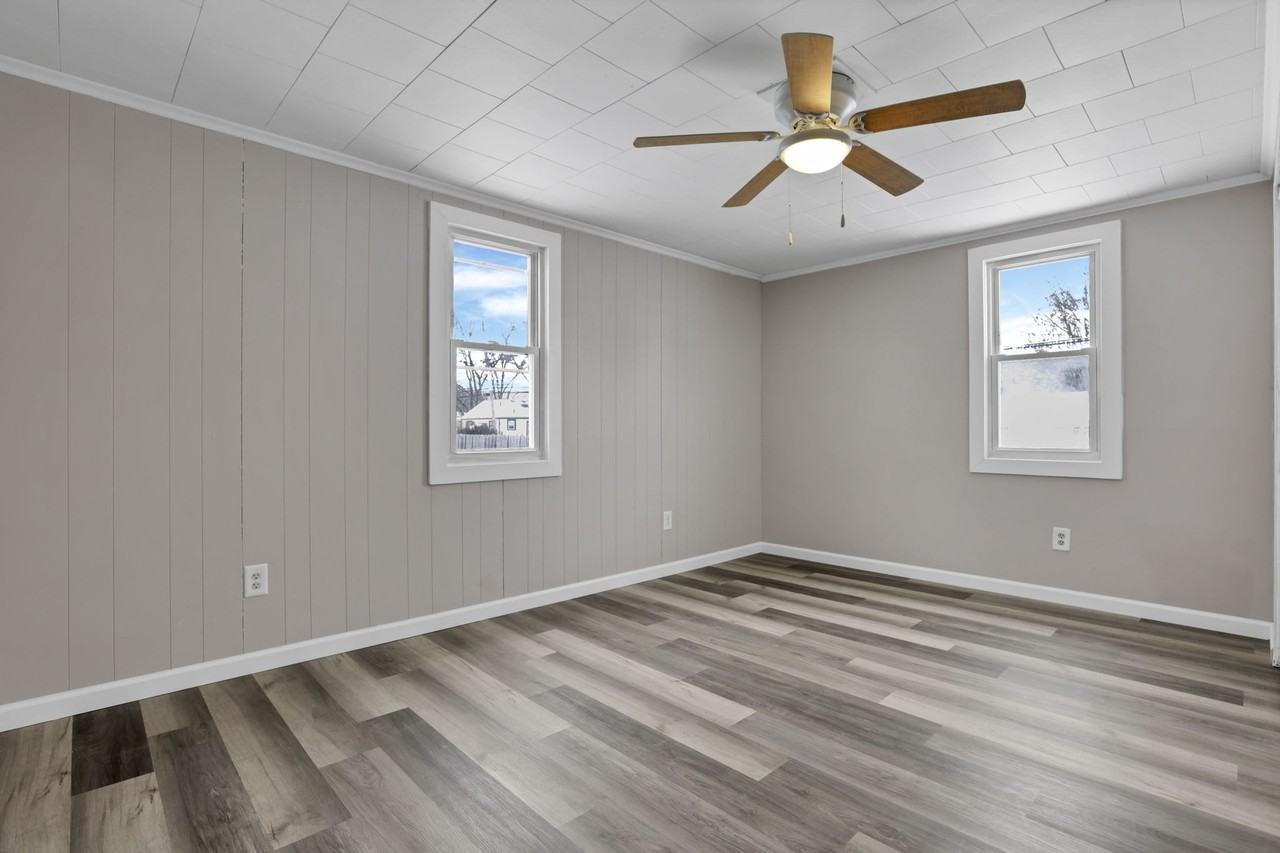 1110 Fairwood Ave - Photo 6 of 11