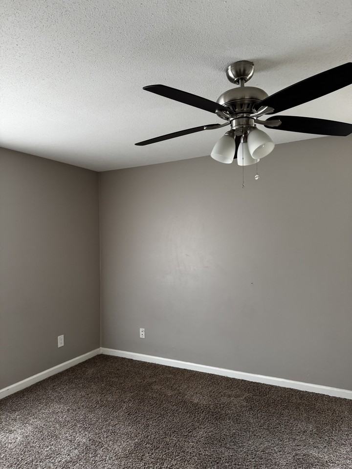 2019 Benson Gardens Blvd #3 - Photo 4 of 4