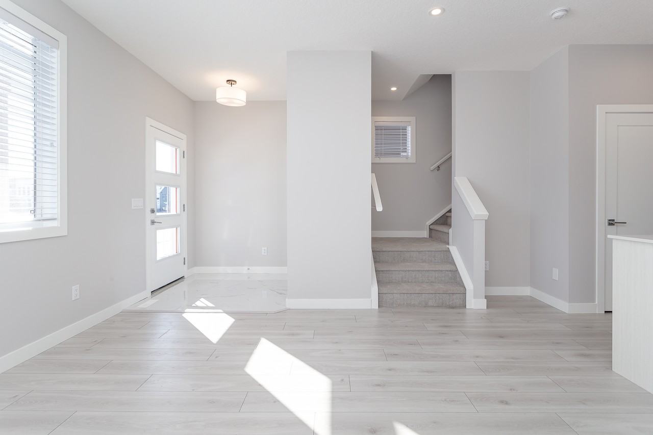 140 Walcrest Blvd Se - Photo 3 of 22