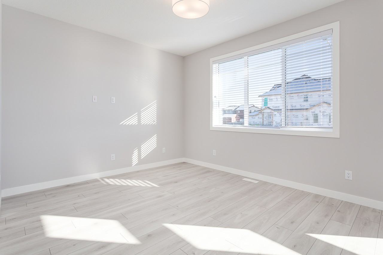 140 Walcrest Blvd Se - Photo 5 of 22