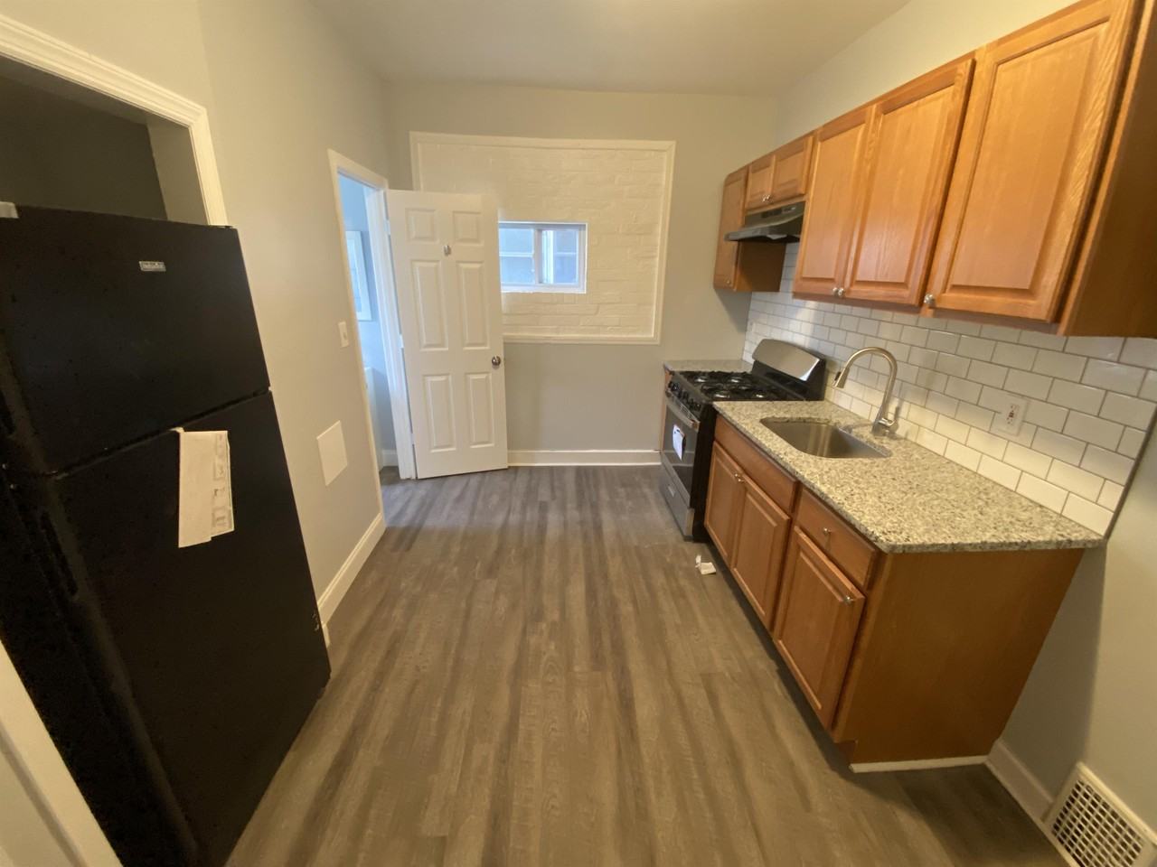 1507 Wildwood Ave - Photo 6 of 10