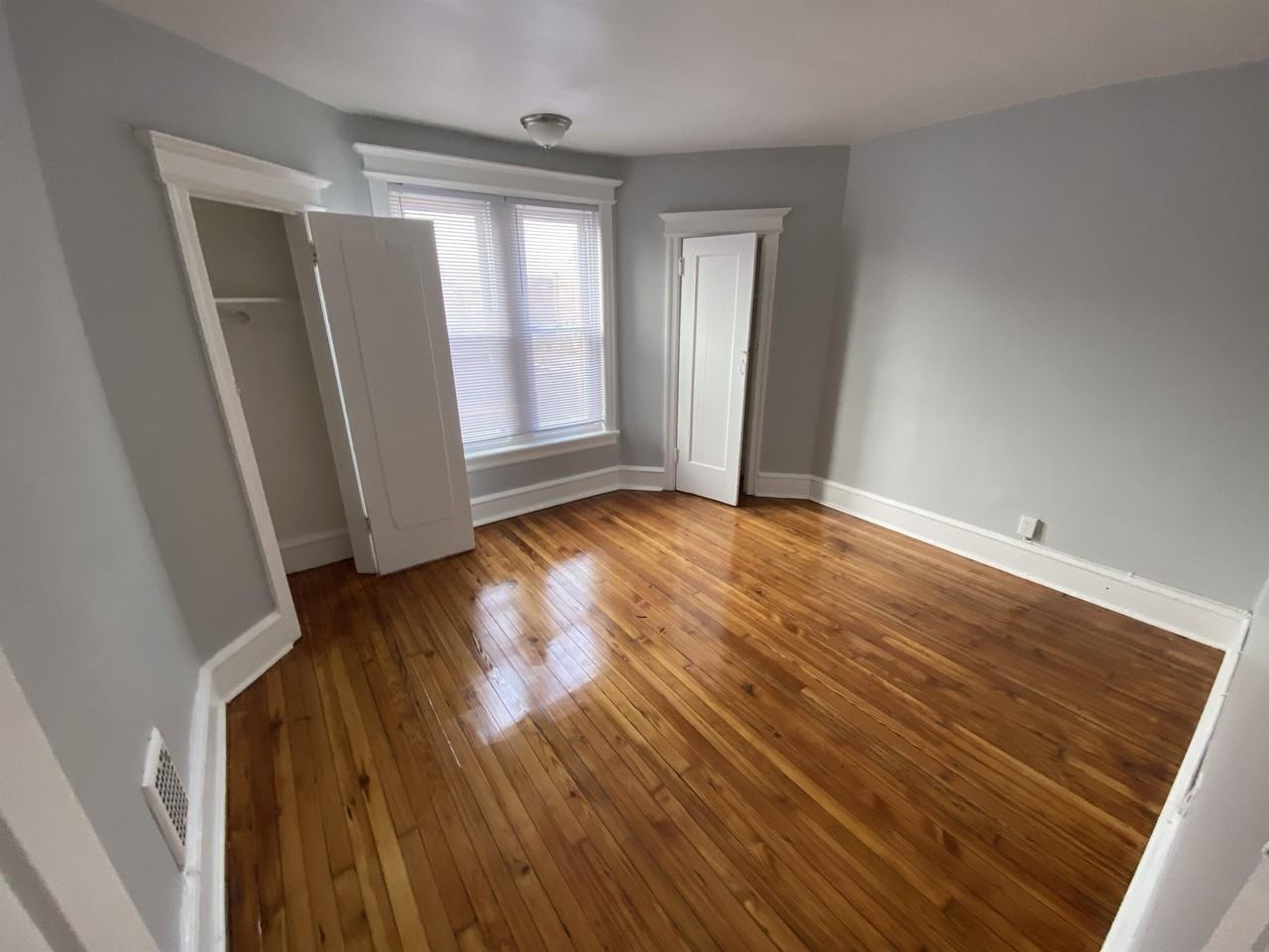 1507 Wildwood Ave - Photo 2 of 10