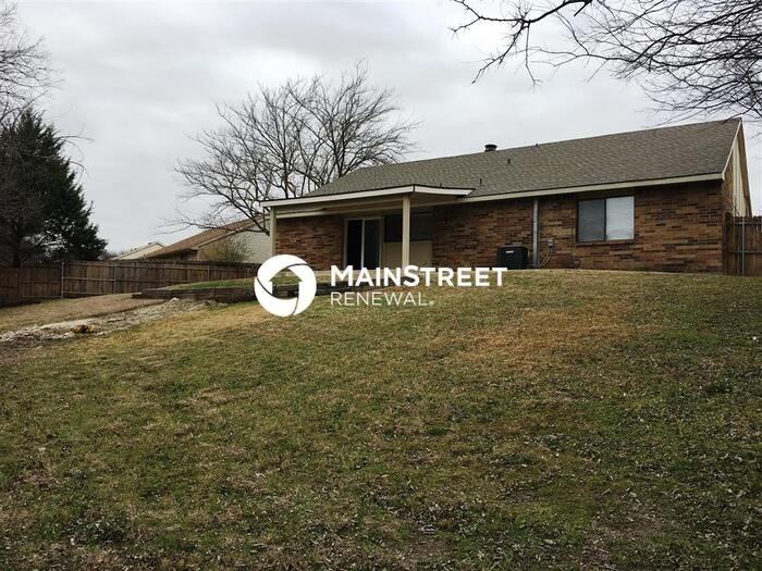 508 Nora Ln - Photo 2 of 24