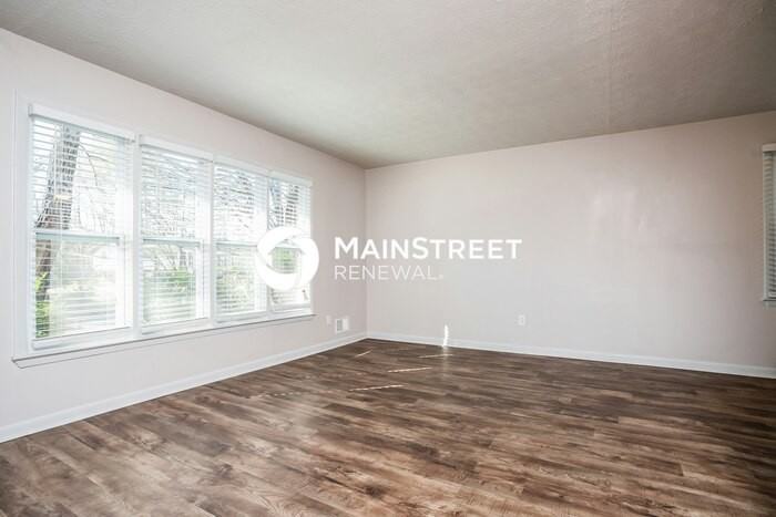 537 Plainville Dr Sw - Photo 3 of 16