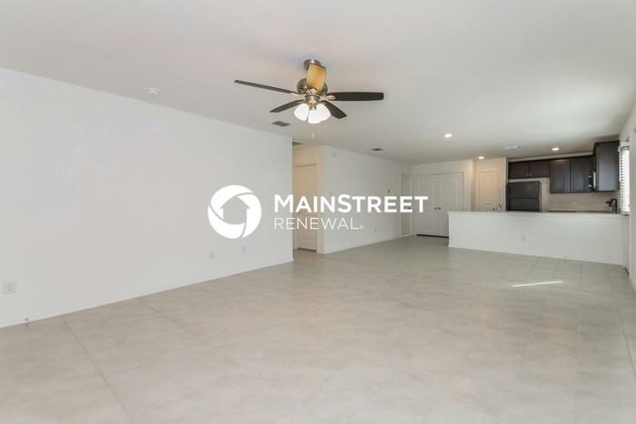 5733 Rockrose Ln - Photo 3 of 18