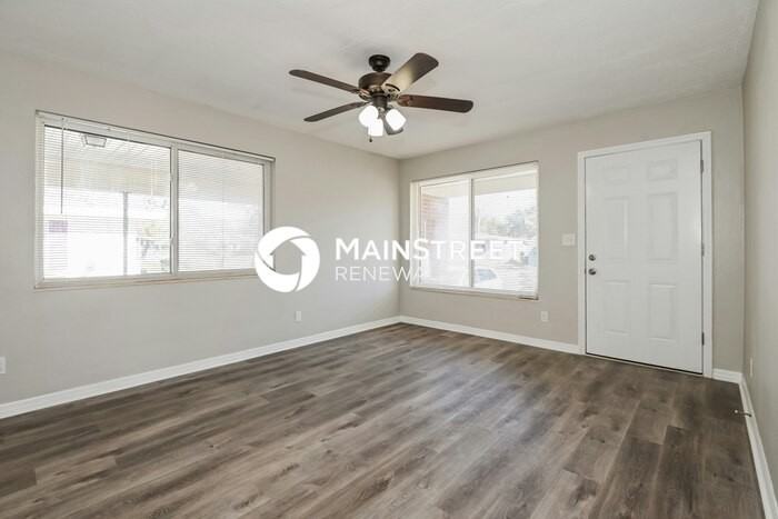 4602 Anvers Blvd - Photo 3 of 16