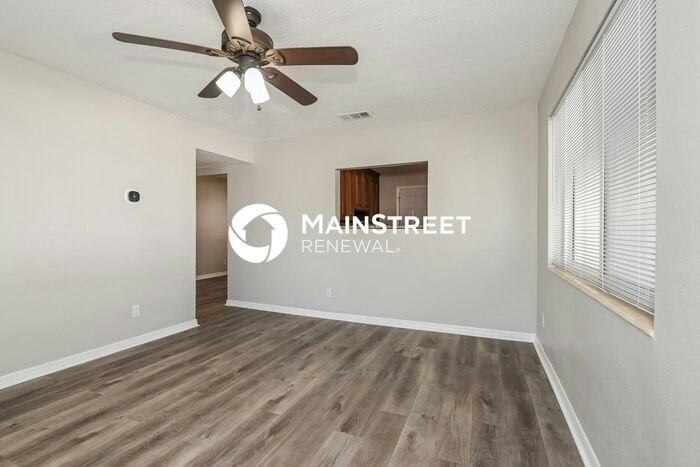 4602 Anvers Blvd - Photo 4 of 16