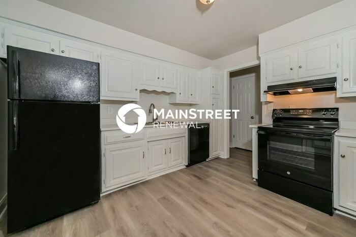 5728 Wooded Acres Dr - Photo 5 of 16