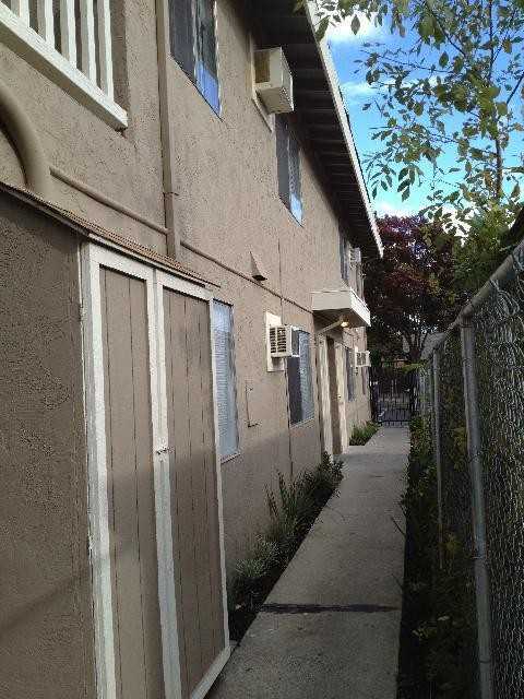 2299 Grove Ave #09 - Photo 4 of 12