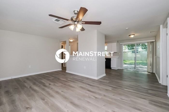 5040 Valimor Dr - Photo 2 of 16