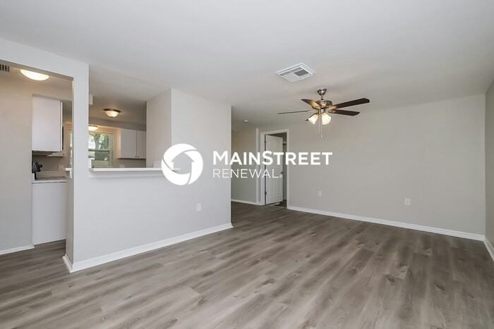 5040 Valimor Dr - Photo 4 of 16