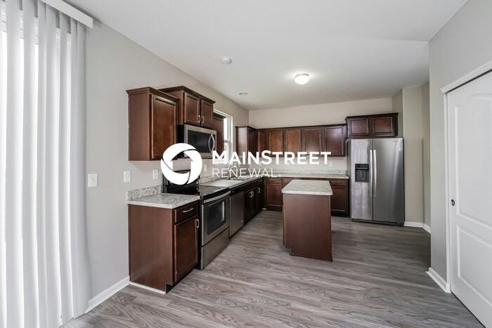 3201 Cotton Ln - Photo 4 of 12