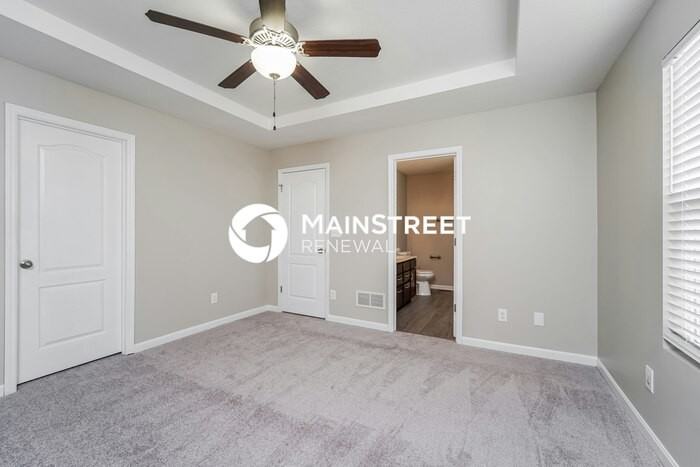 3201 Cotton Ln - Photo 5 of 12