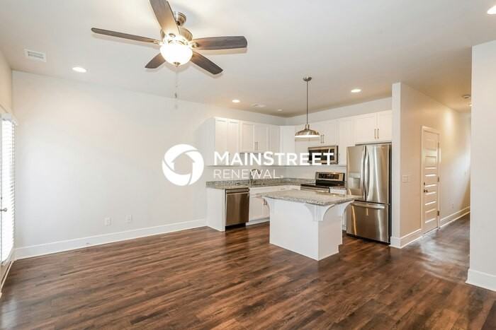 114 Hartsville Ct - Photo 3 of 17