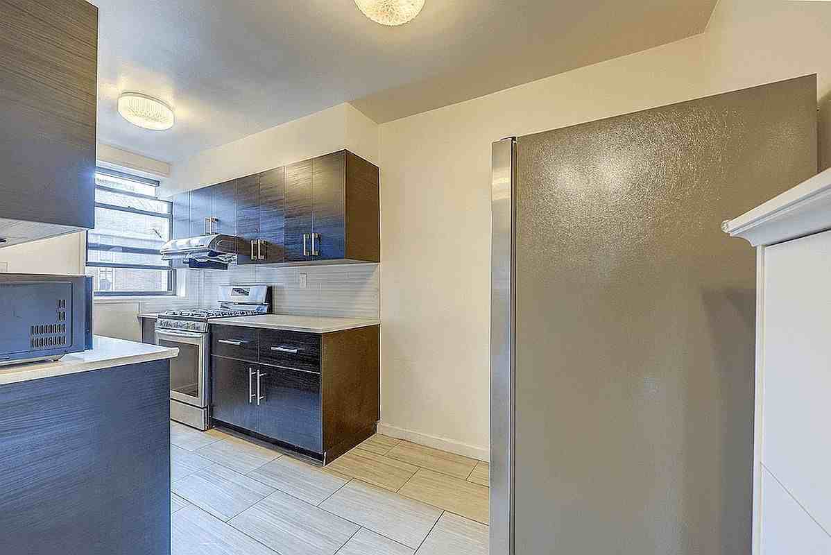 3815 149th St #2D - Photo 3 of 19