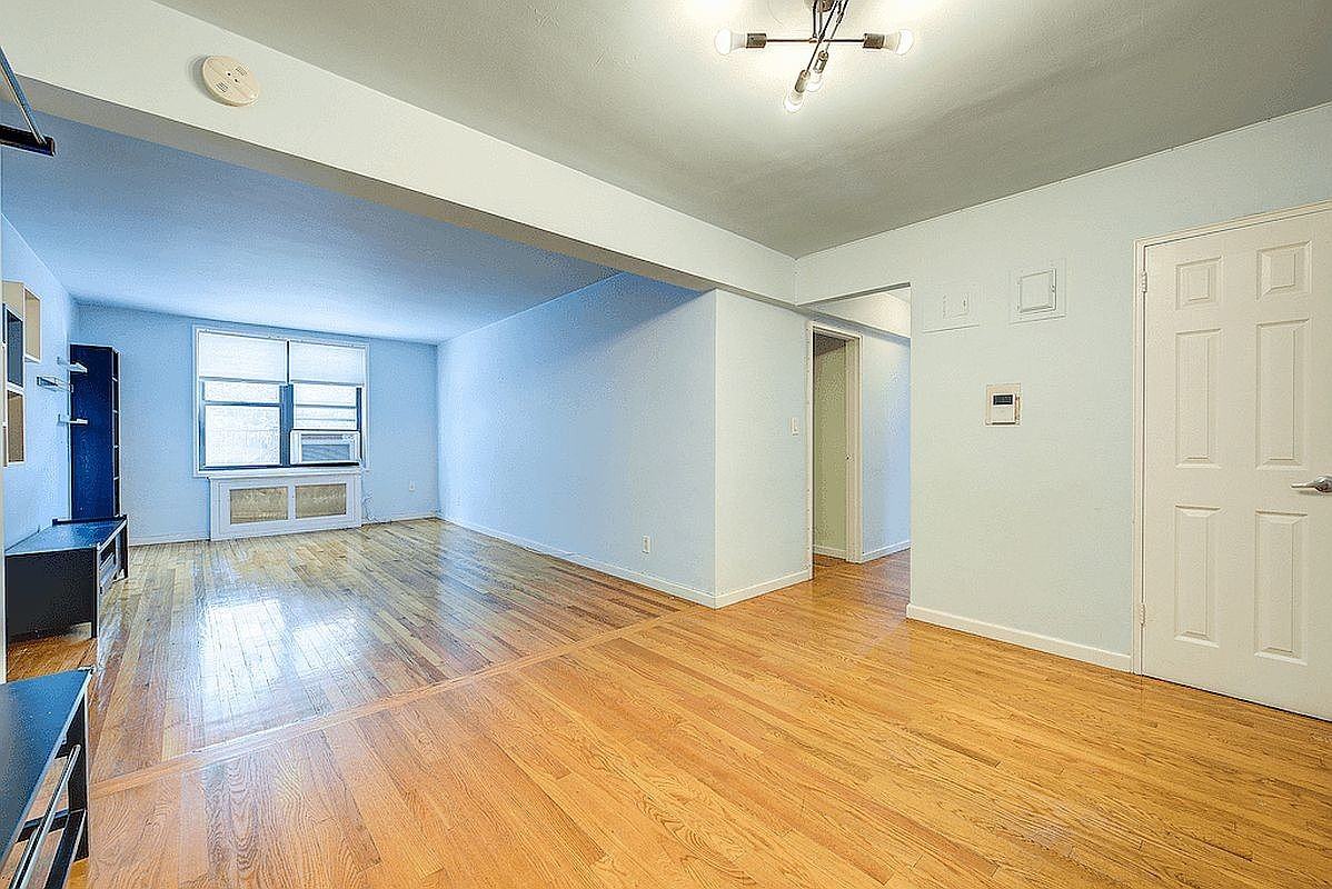 3815 149th St #2D - Photo 4 of 19