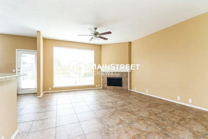 8309 Orleans Ln - Photo 4 of 17