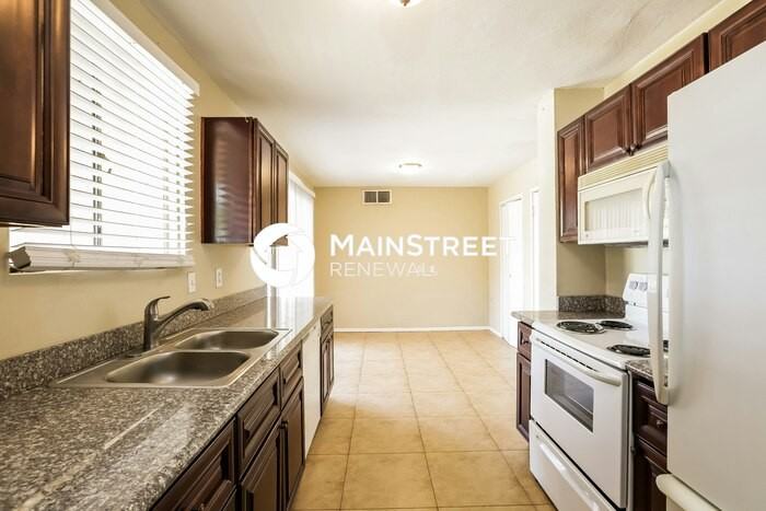 3133 W Marshall Ave - Photo 6 of 16