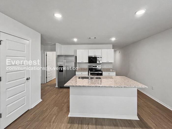 440 Moonlight Graham Blvd - Photo 2 of 21