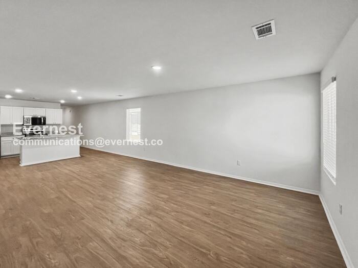 440 Moonlight Graham Blvd - Photo 4 of 21