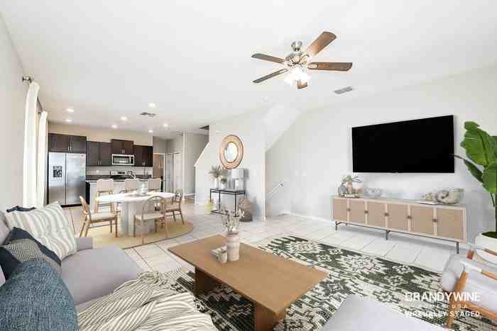 5573 Mercado Dr - Photo 5 of 32