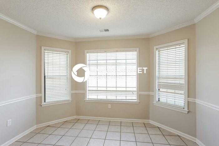 9950 Southbend Dr N - Photo 5 of 16