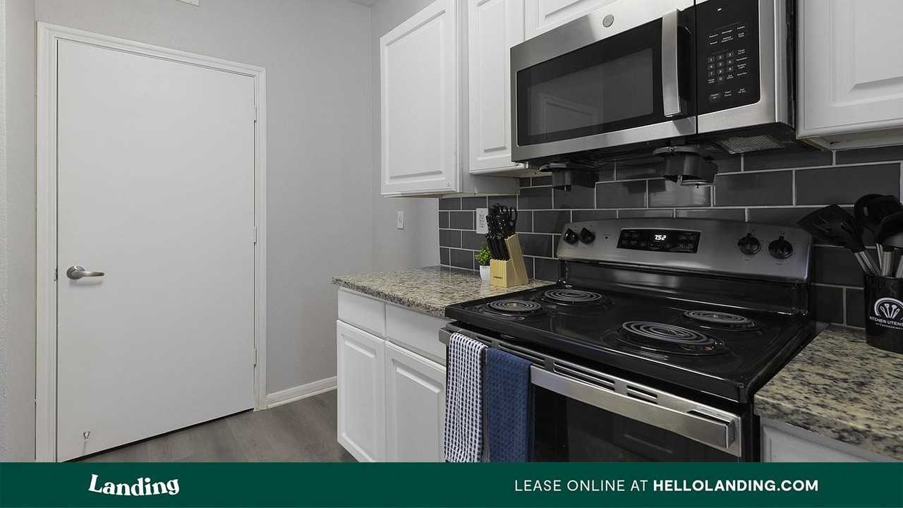 9835 Fredericksburg Road - Photo 5 of 50