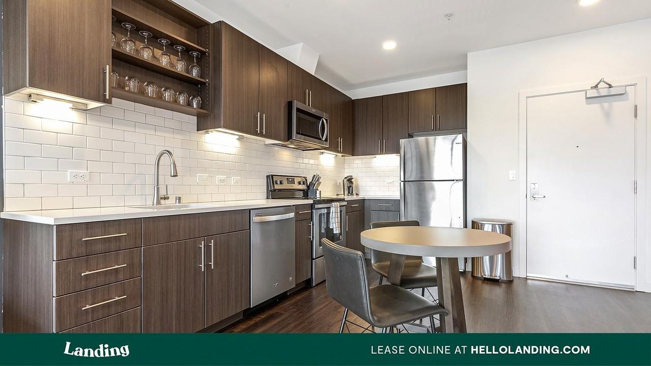 5885 Lakehurst Drive - Photo 6 of 50