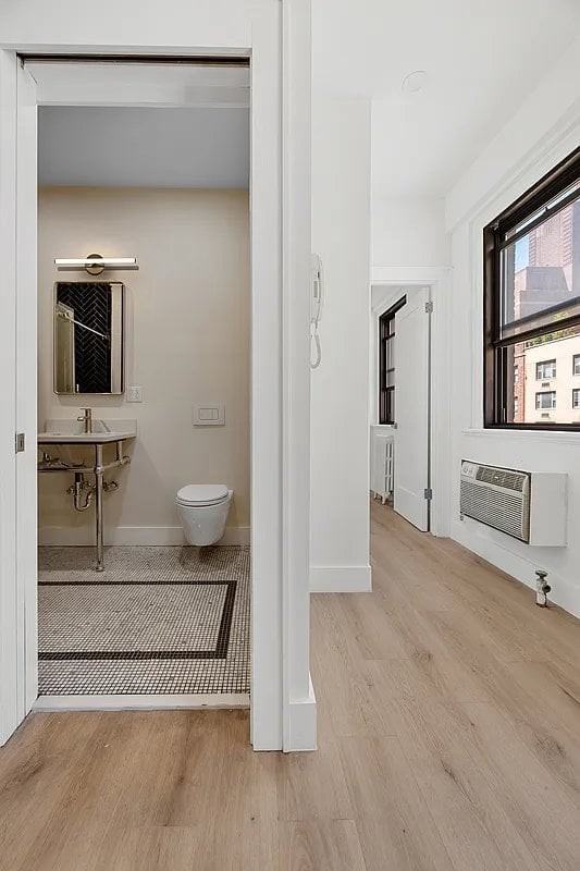 138 E 38th St #B8 - Photo 3 of 7