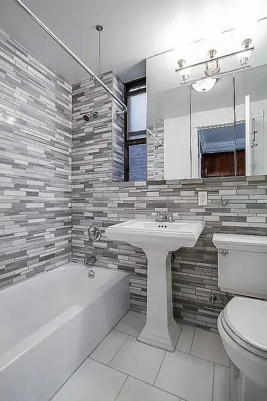 341 E 18th St #2FW - Photo 6 of 6