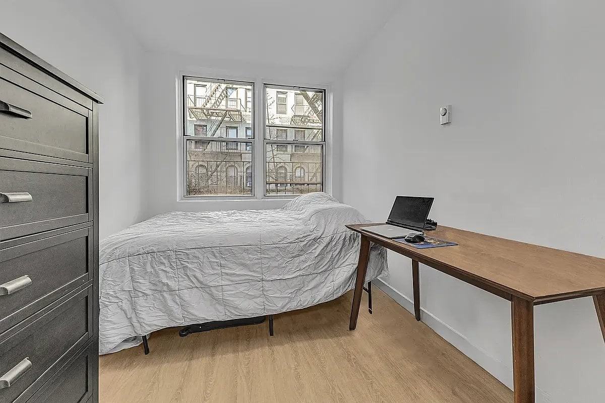 228 E 25th St #6 - Photo 2 of 5