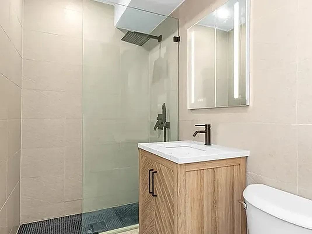 228 E 25th St #6 - Photo 5 of 5