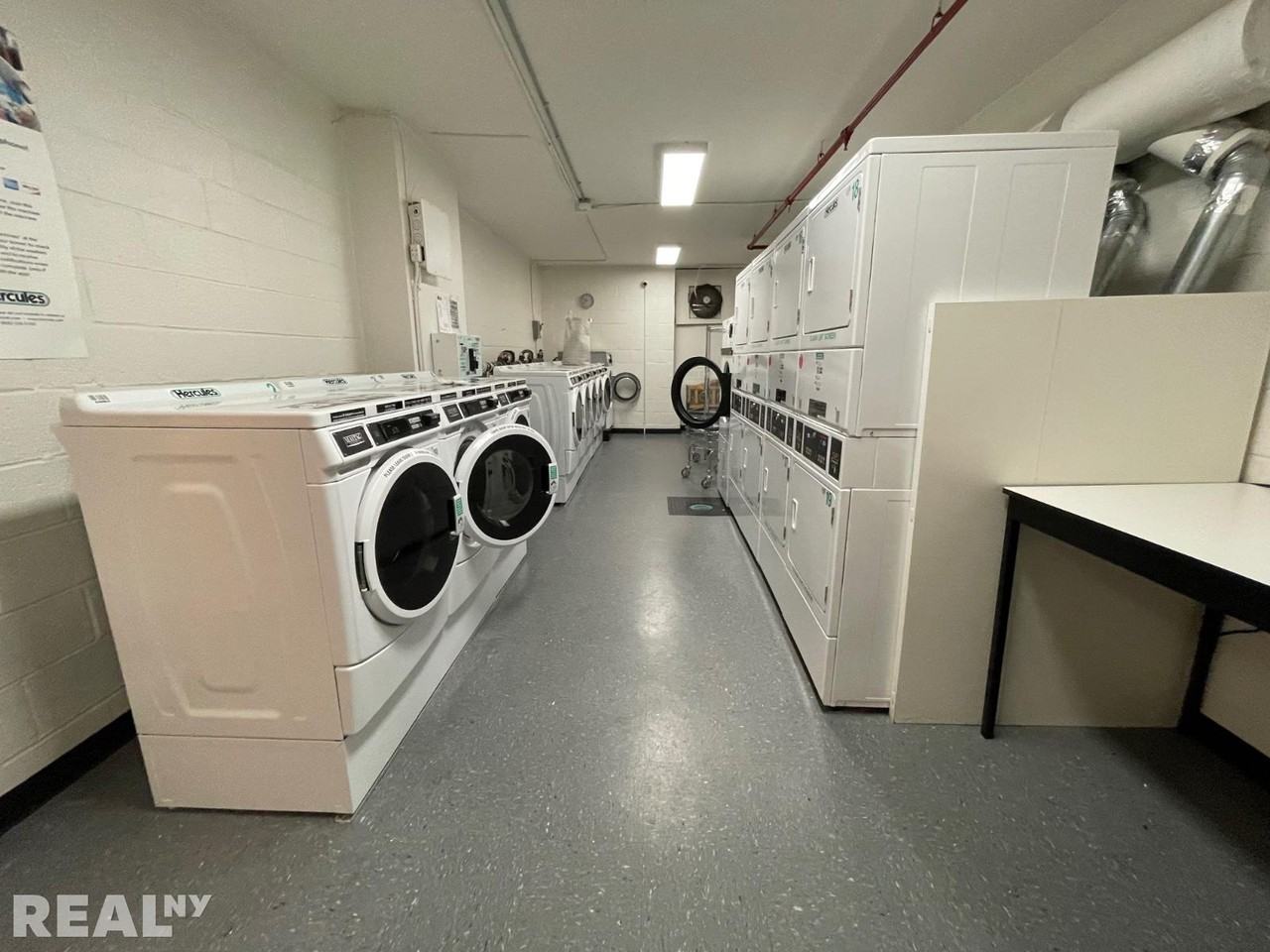 E 56th St #6L - Photo 7 of 8