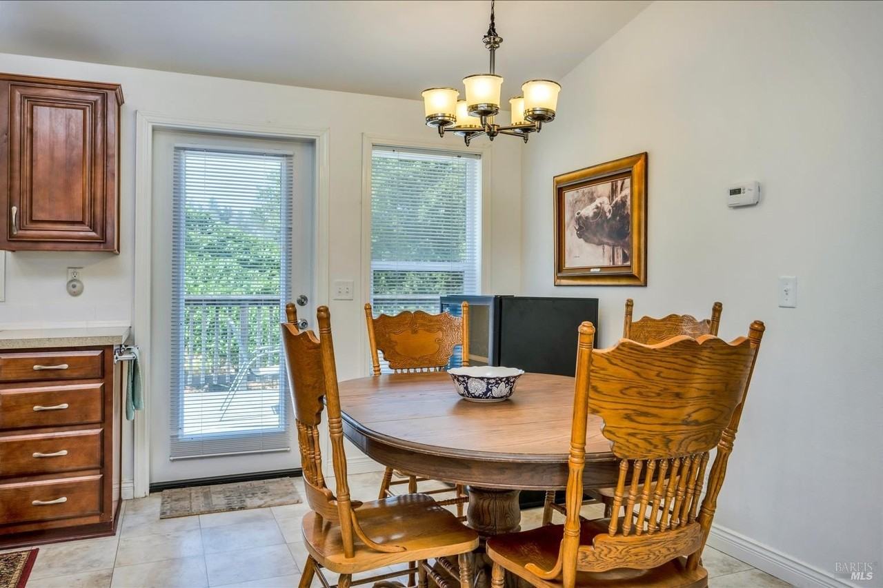 1623 Whitehall Ln - Photo 4 of 26