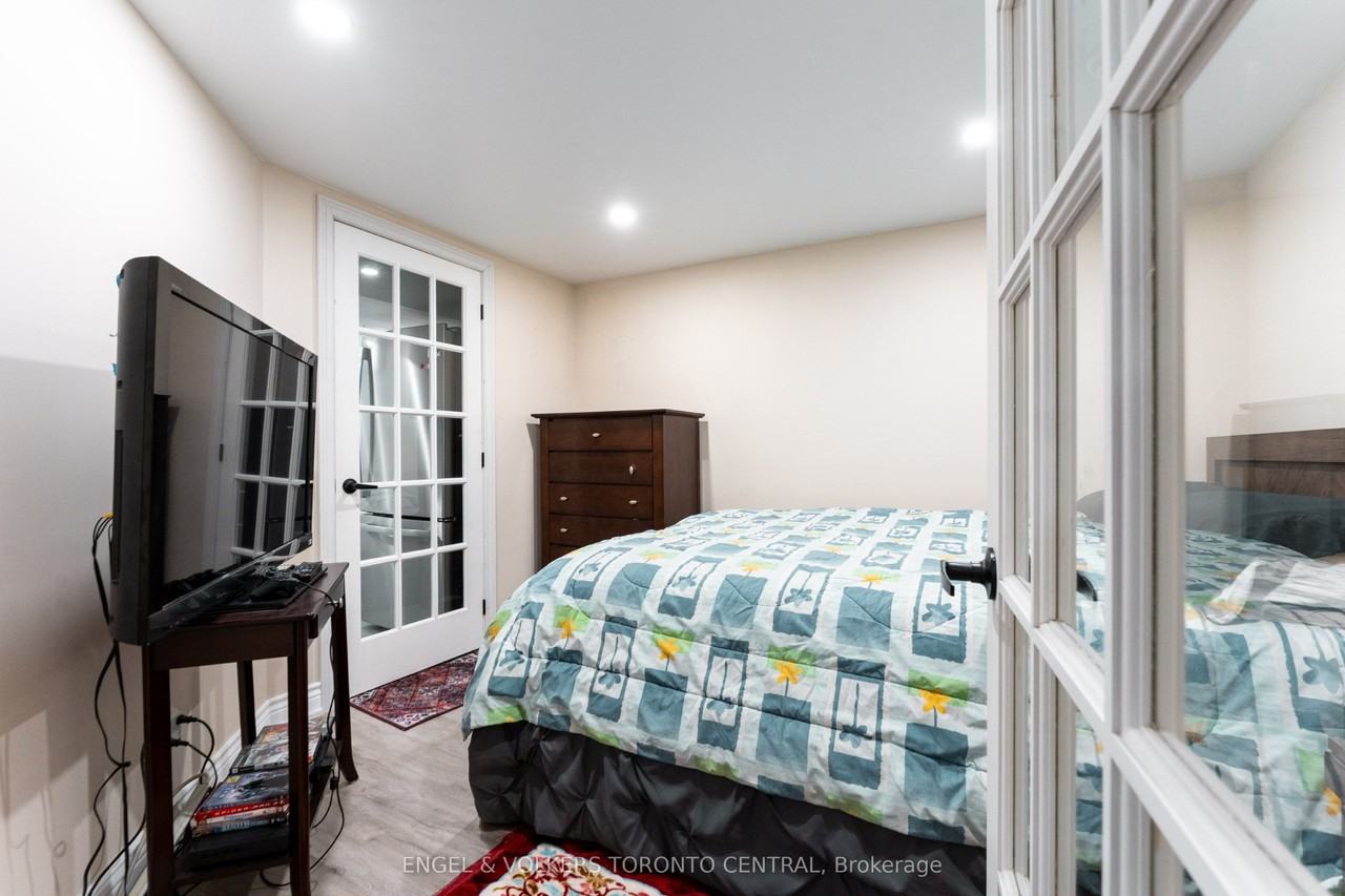 767 Phillip Murray Ave Bsmt #Bsmt - Photo 5 of 8