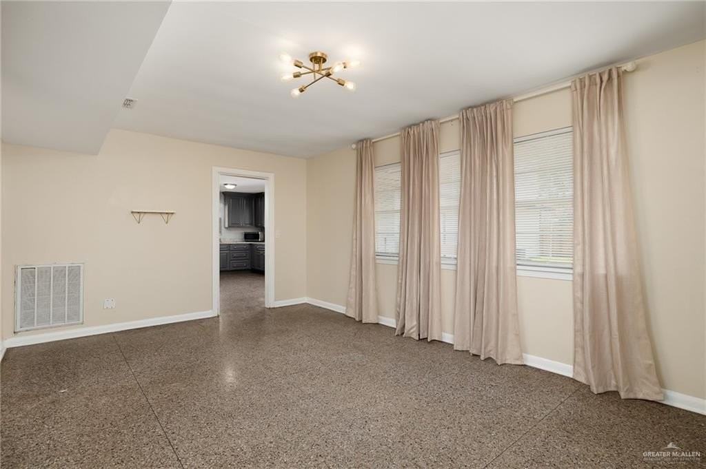 914 N 15th St - Photo 4 of 13