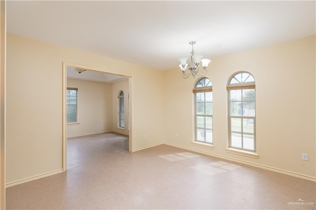 2900 Fuerte Ave - Photo 3 of 19