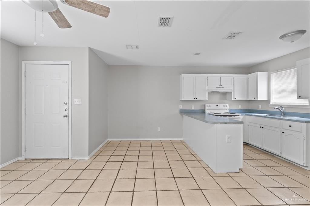 2405 Hibiscus Ave - Photo 4 of 10