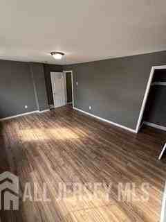 110 Roebling Ave - Photo 4 of 25