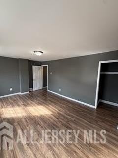 110 Roebling Ave - Photo 5 of 25